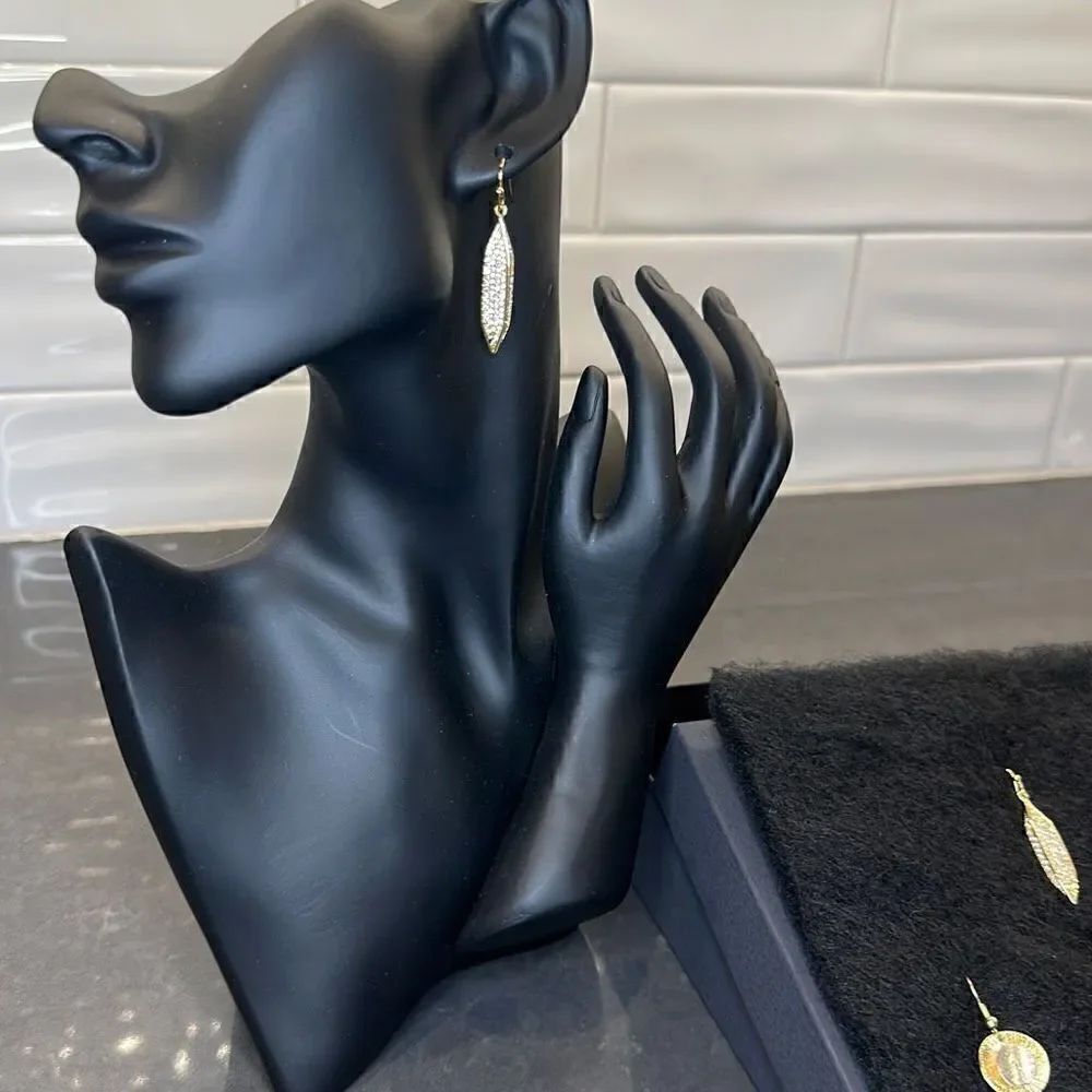 Gold Earring Bundle - Picture 2 of 9
